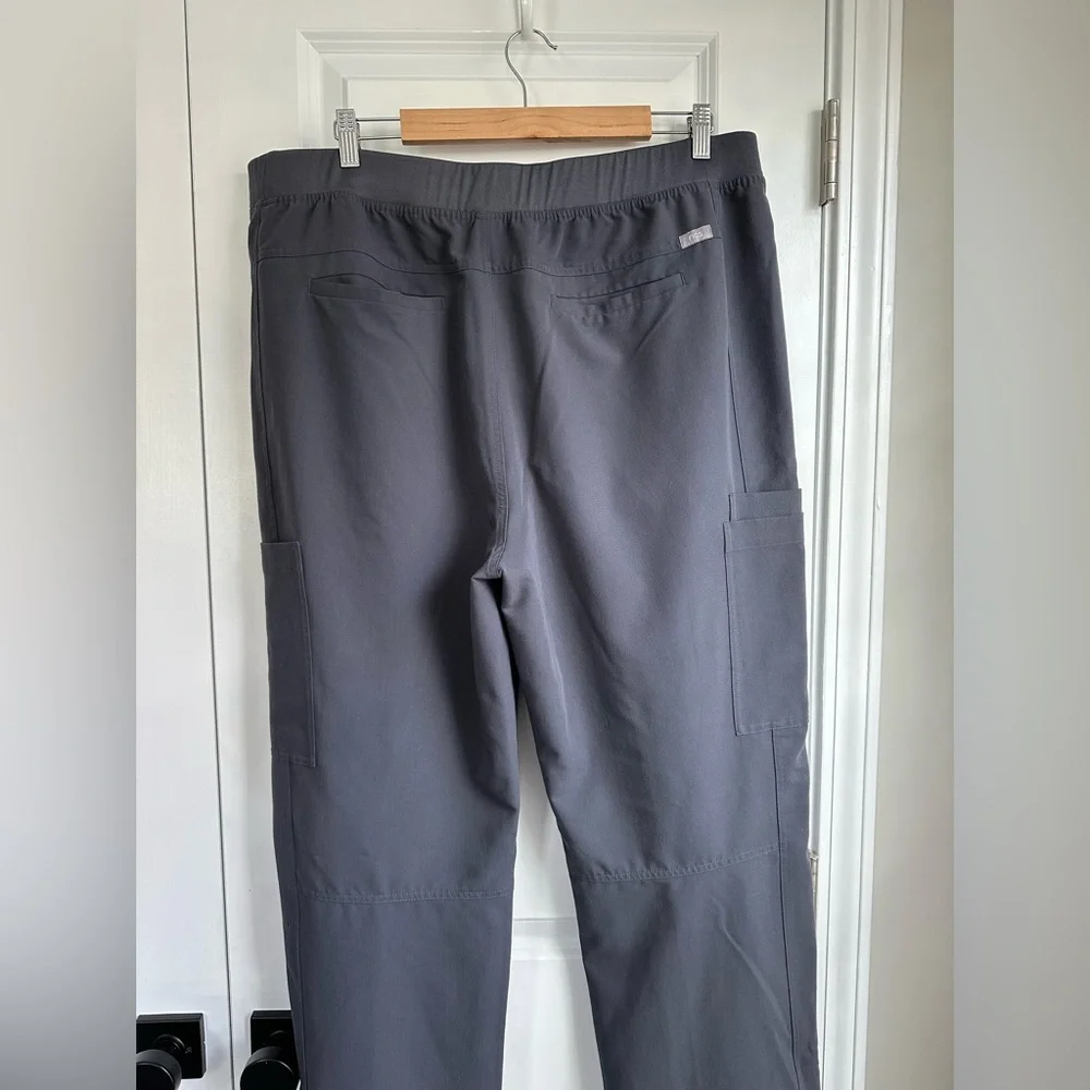 Figs Men’s Axim Cargo Scrub Pants Charcoal Blue Drawstring Size XXL